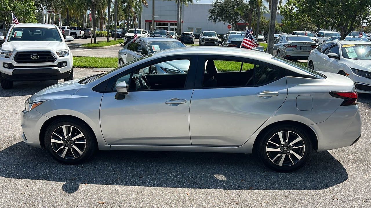 2021 Nissan Versa 1.6 SV 4