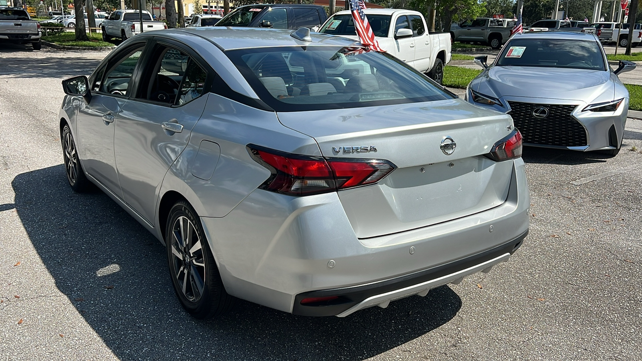 2021 Nissan Versa 1.6 SV 5