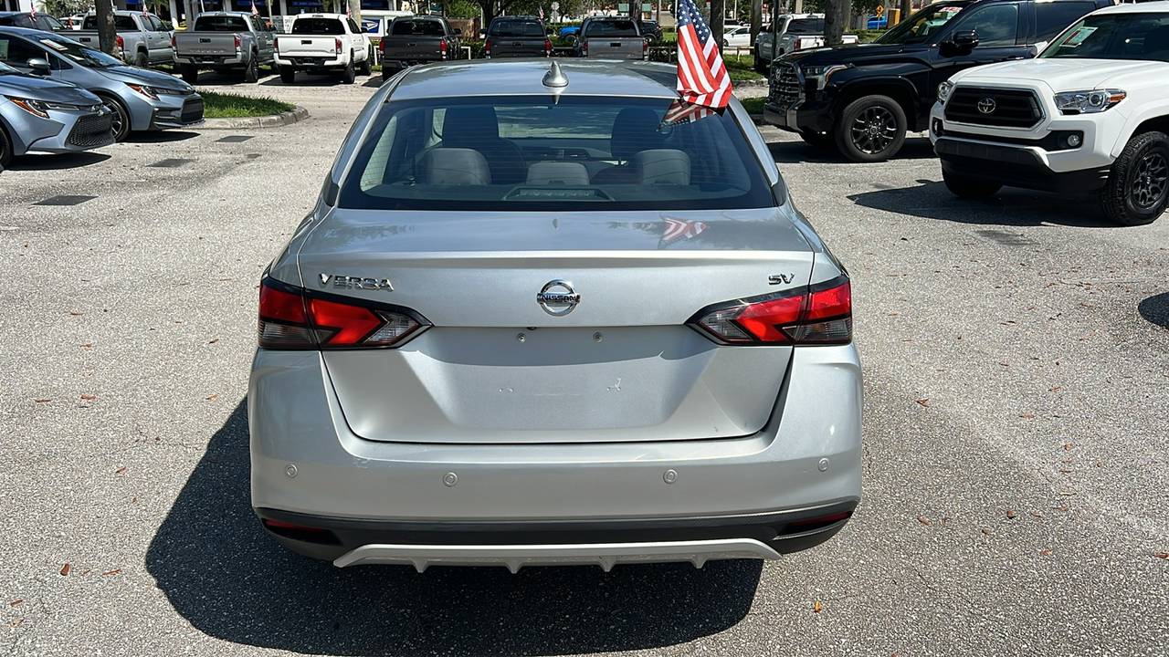 2021 Nissan Versa 1.6 SV 6