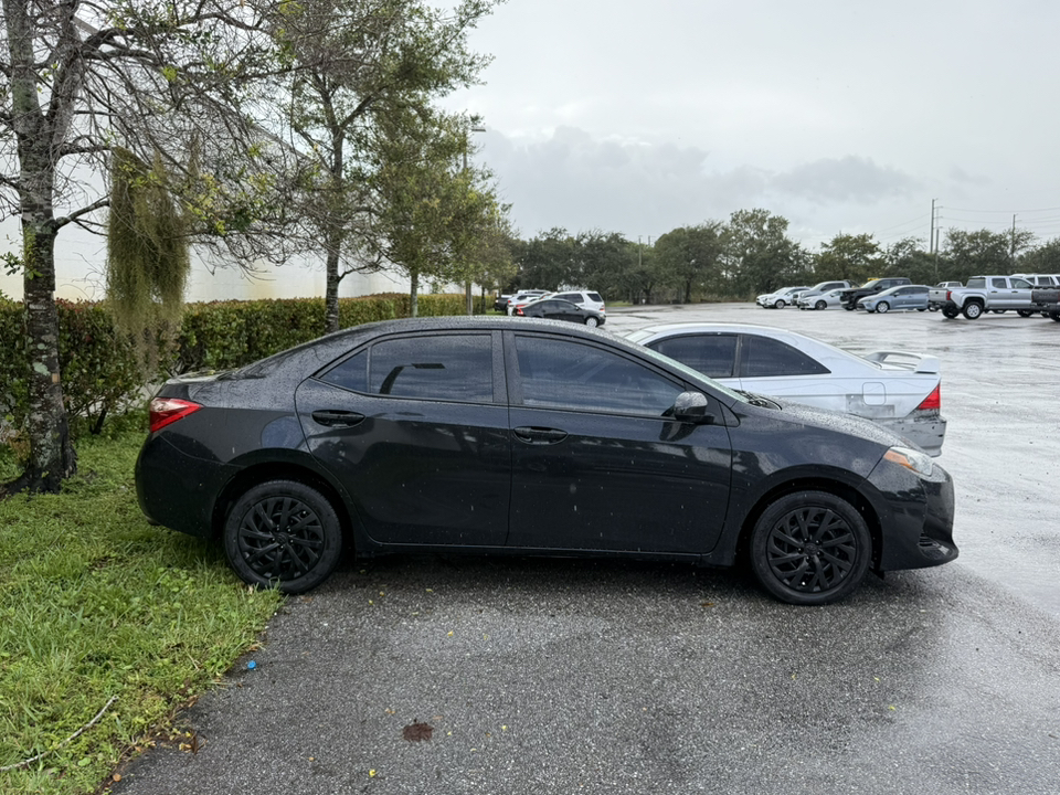 2019 Toyota Corolla LE 9