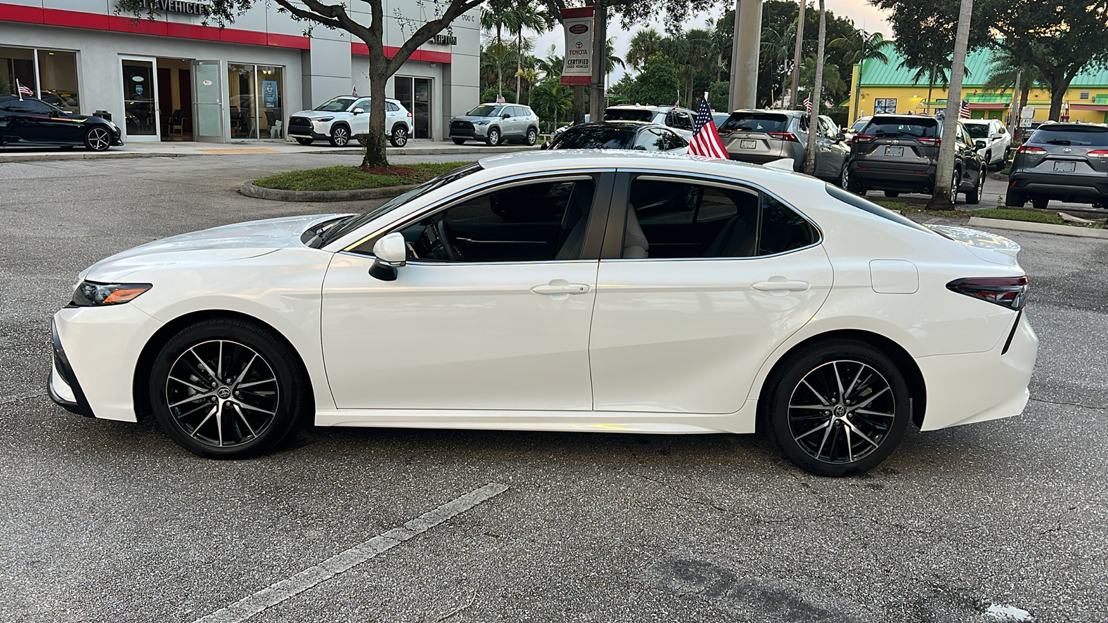 2024 Toyota Camry SE 4