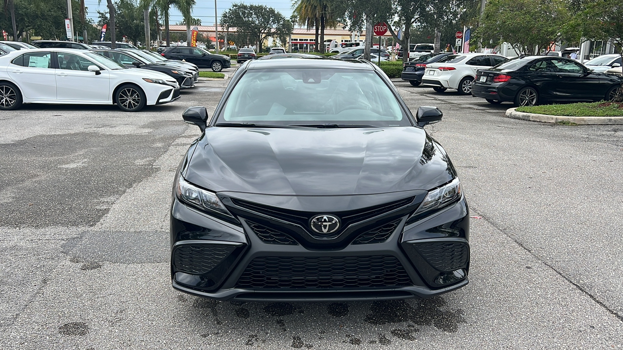 2024 Toyota Camry SE 2