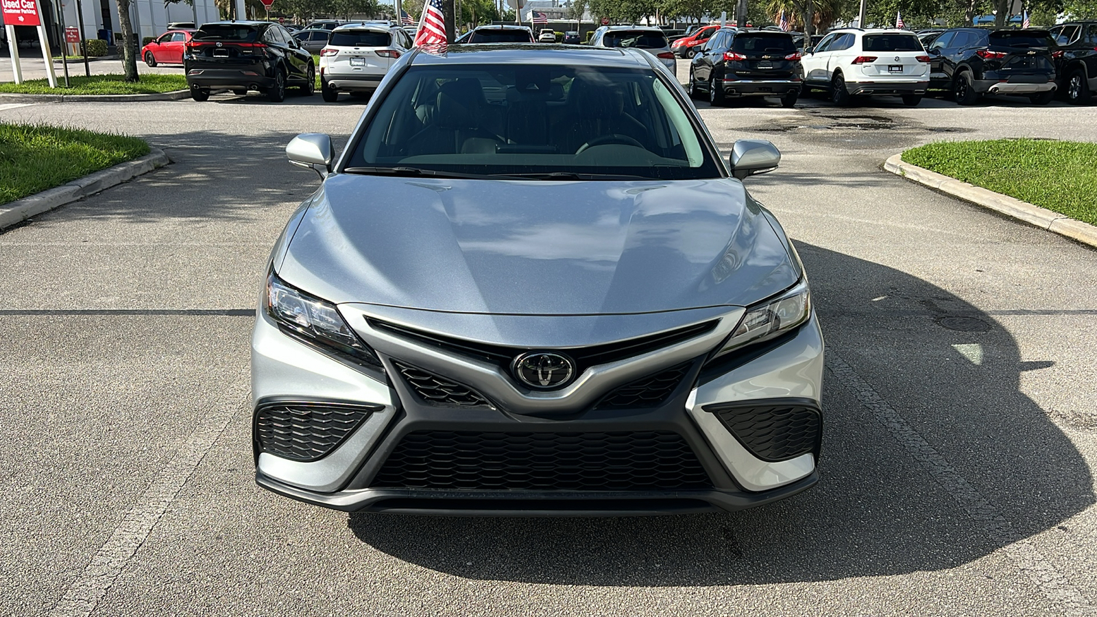 2024 Toyota Camry SE 2