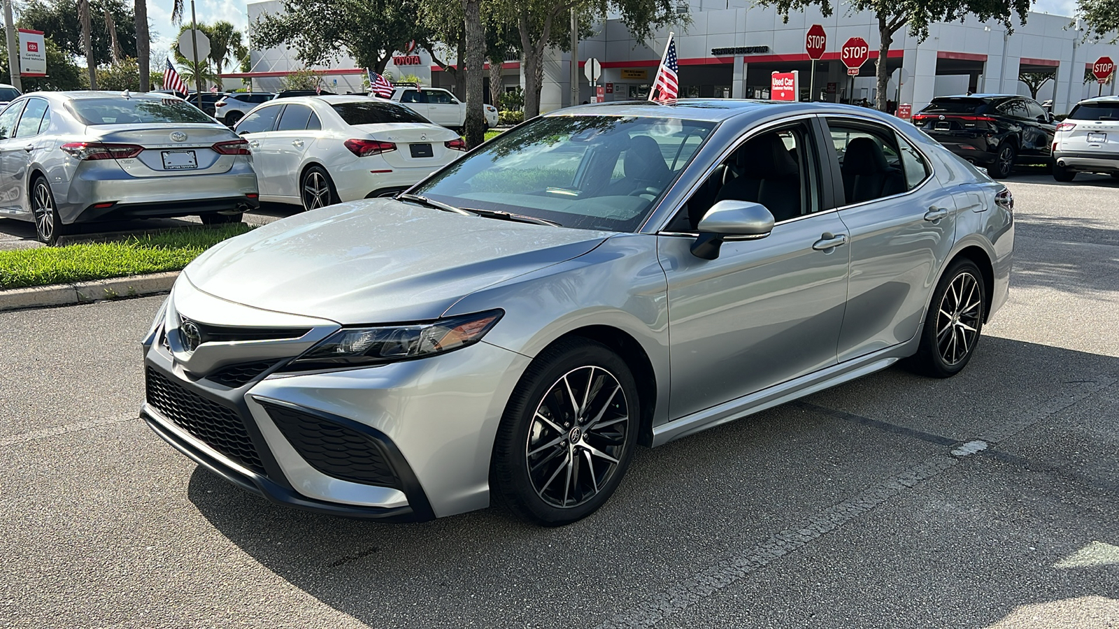 2024 Toyota Camry SE 3