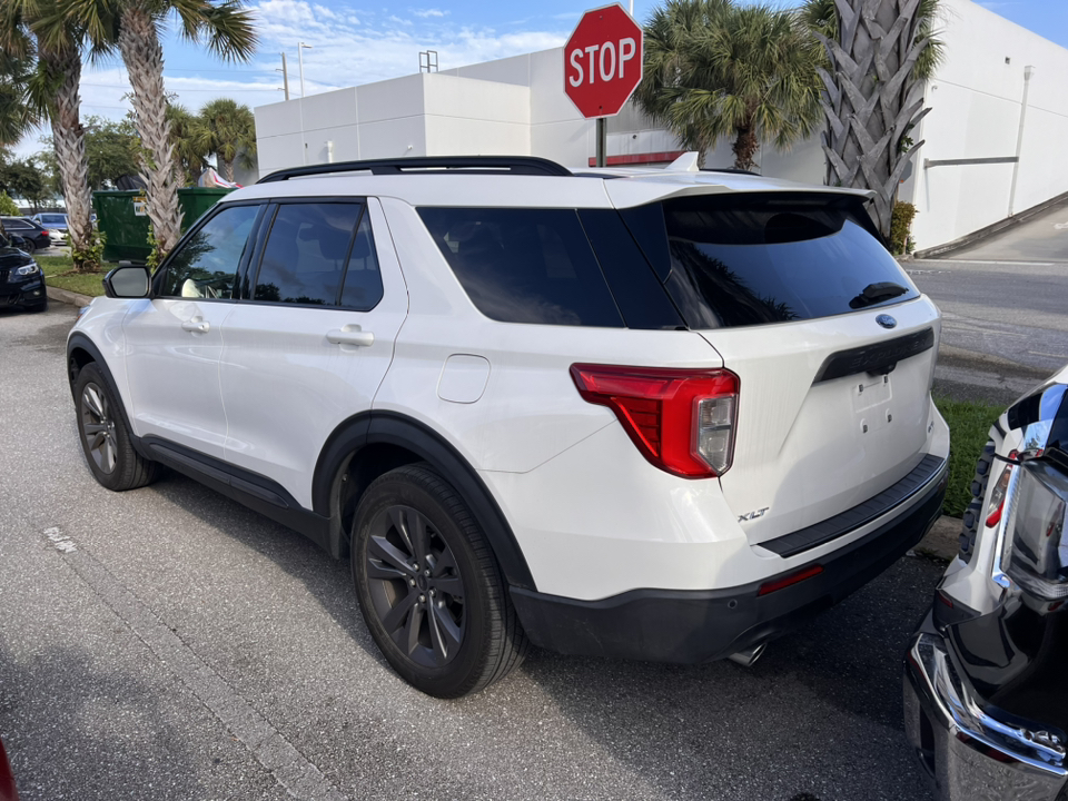 2022 Ford Explorer XLT 4