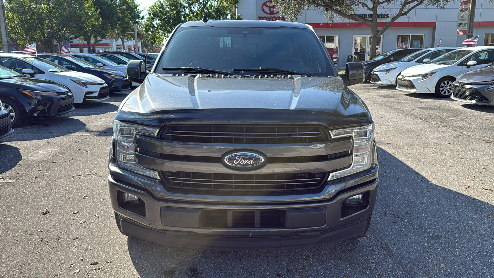 2020 Ford F-150 Lariat 2