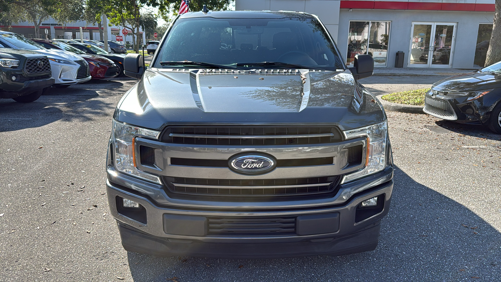 2018 Ford F-150 XLT 2