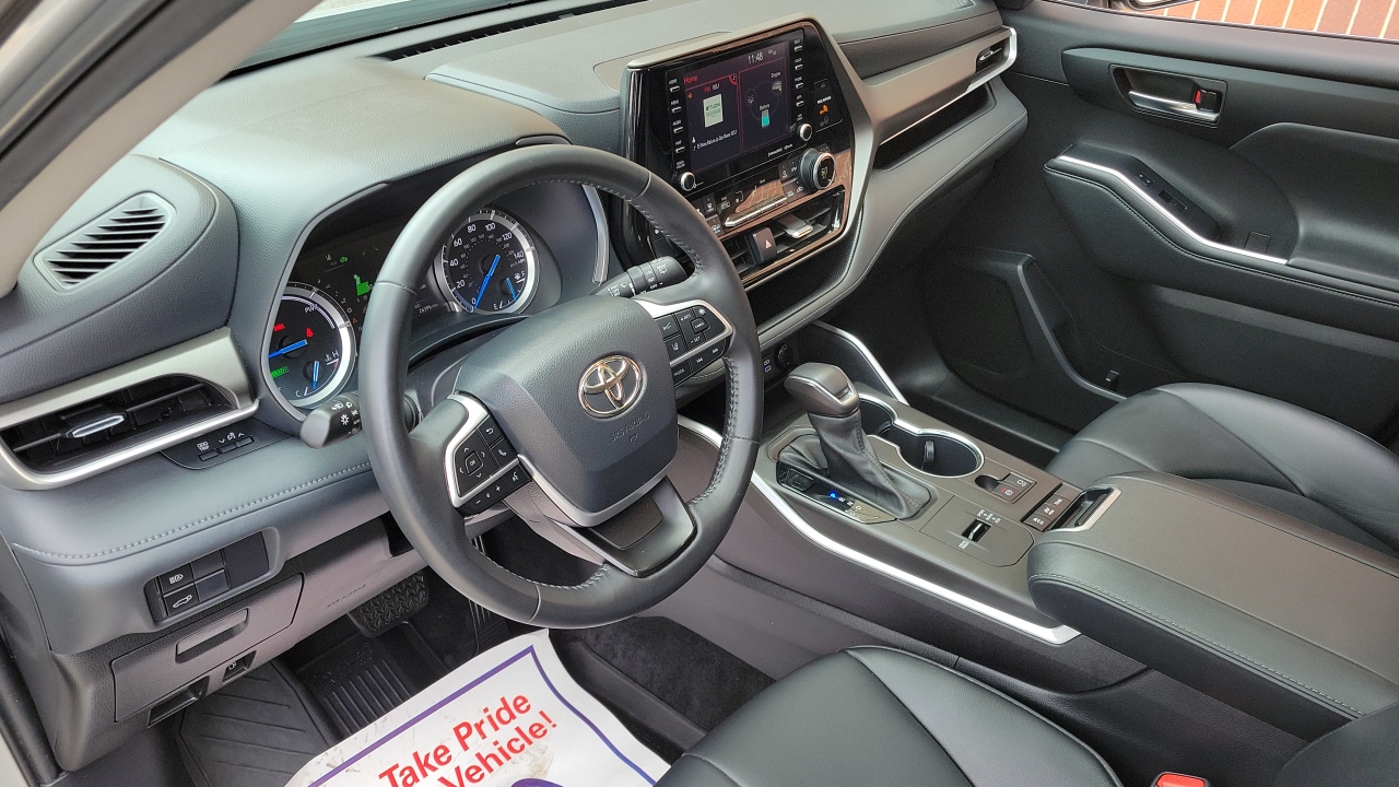 2022 Toyota Highlander Hybrid XLE 6