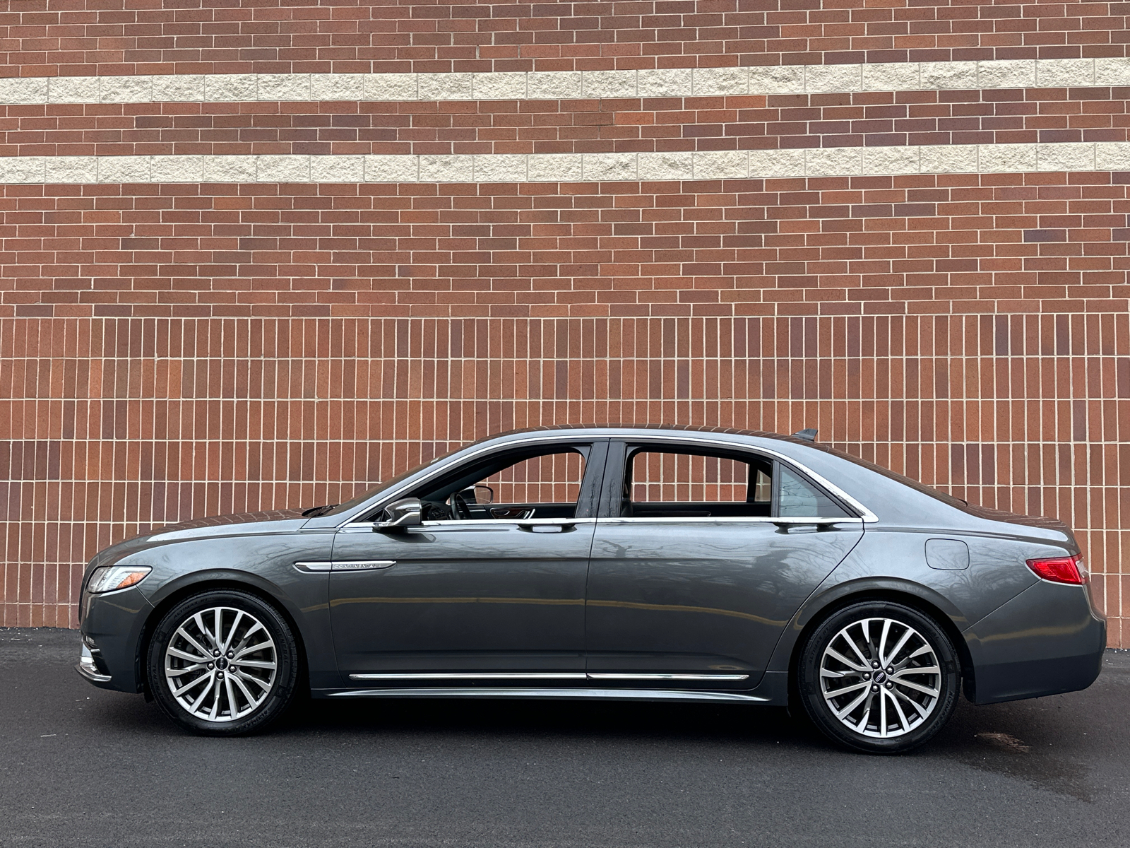 2020 Lincoln Continental Standard 1