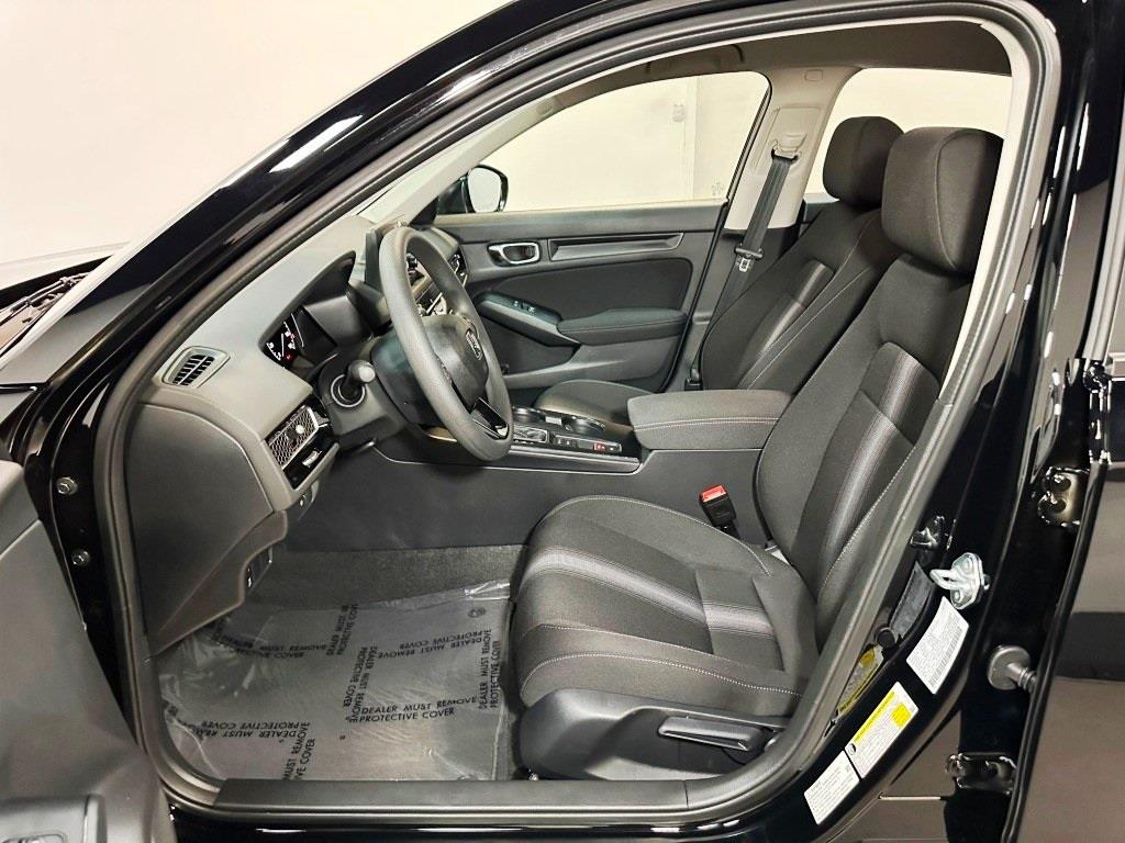 2024 Honda Civic Hatchback LX 13