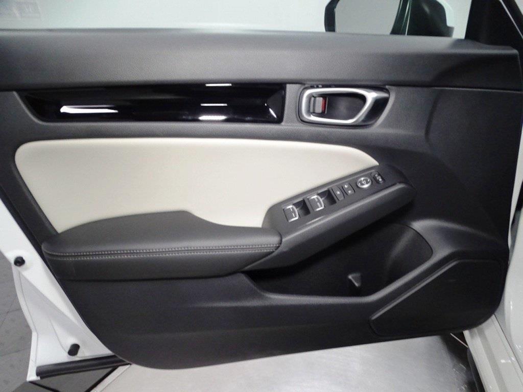2024 Honda Civic Hatchback EX-L 11