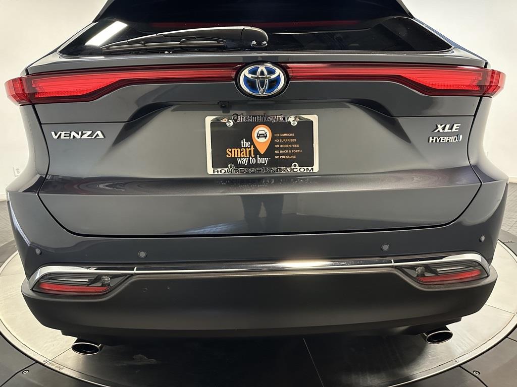 2021 Toyota Venza XLE 12