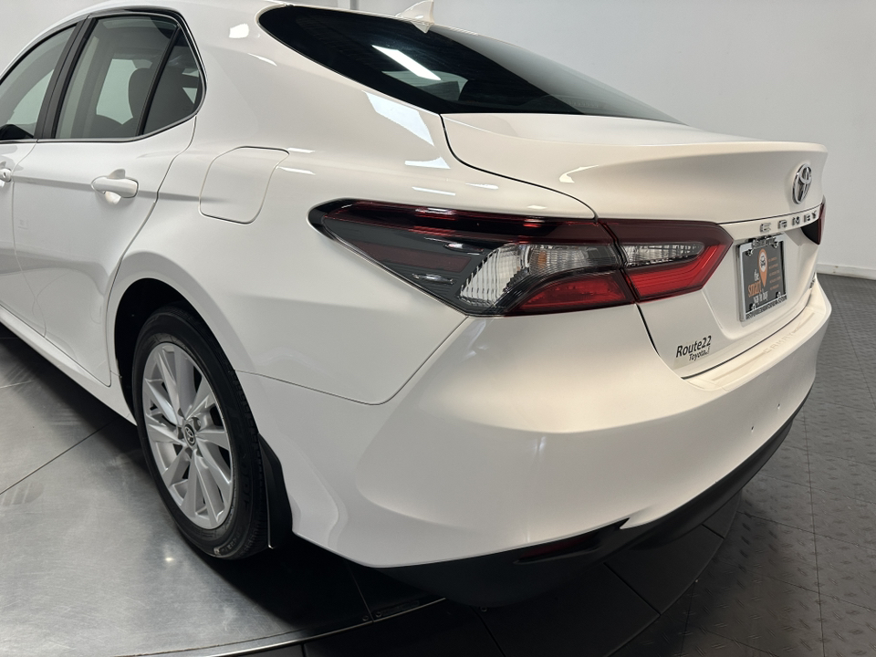 2021 Toyota Camry LE 10