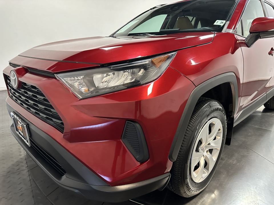 2020 Toyota RAV4 LE 7