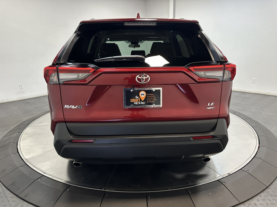 2020 Toyota RAV4 LE 11