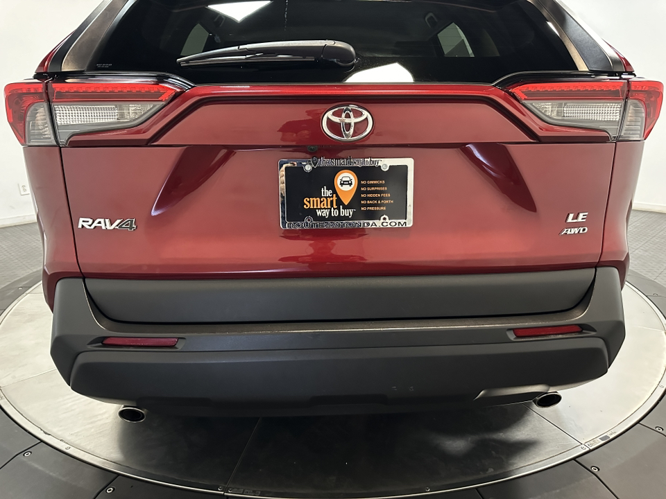 2020 Toyota RAV4 LE 12