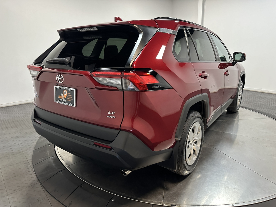 2020 Toyota RAV4 LE 13