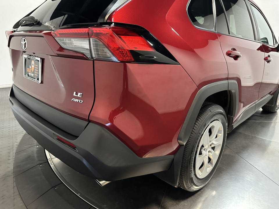 2020 Toyota RAV4 LE 14