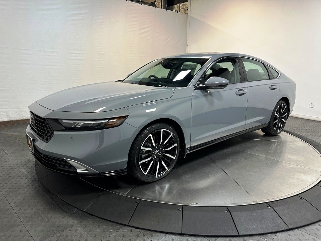 2024 Honda Accord Hybrid Touring 1