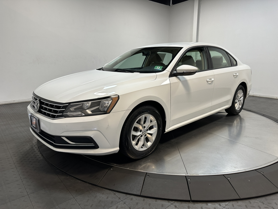 2018 Volkswagen Passat 2.0T S 1