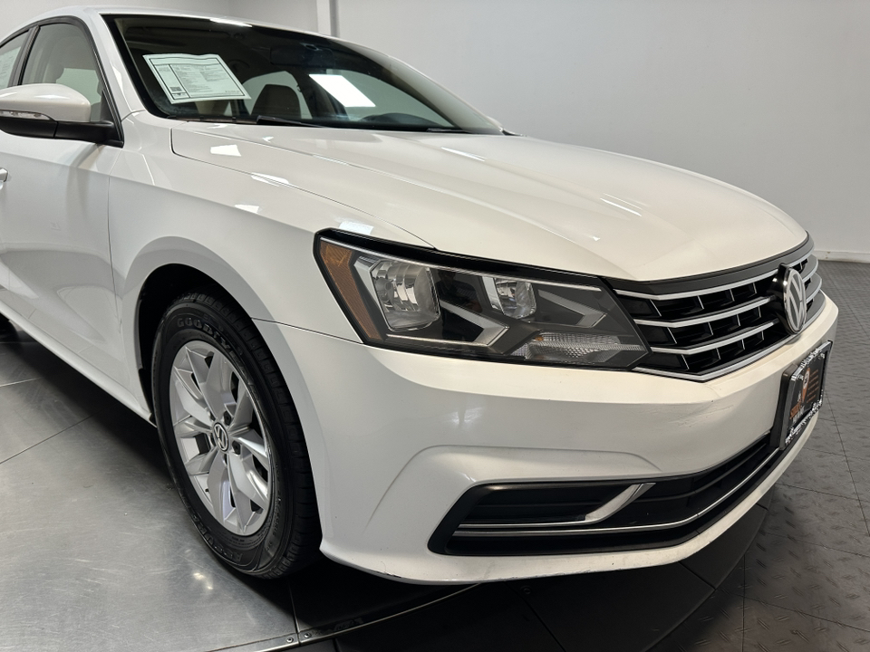 2018 Volkswagen Passat 2.0T S 3