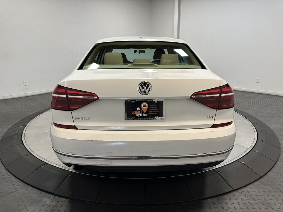 2018 Volkswagen Passat 2.0T S 11