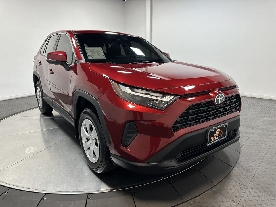 2023 Toyota RAV4 LE 2