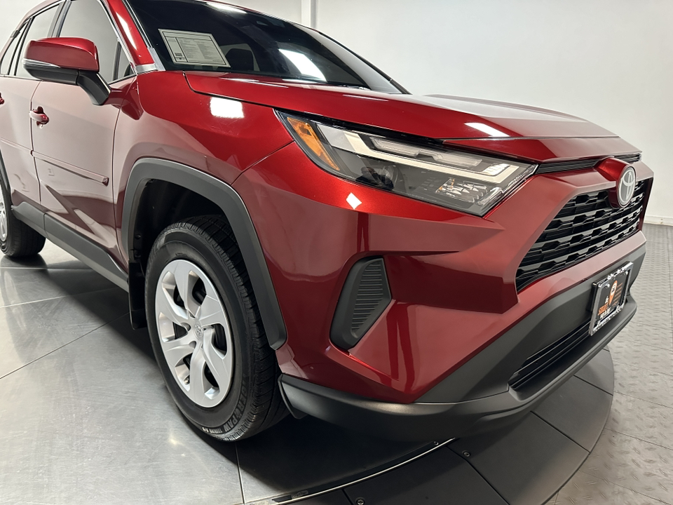 2023 Toyota RAV4 LE 3