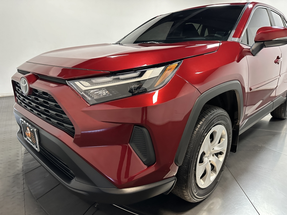 2023 Toyota RAV4 LE 7