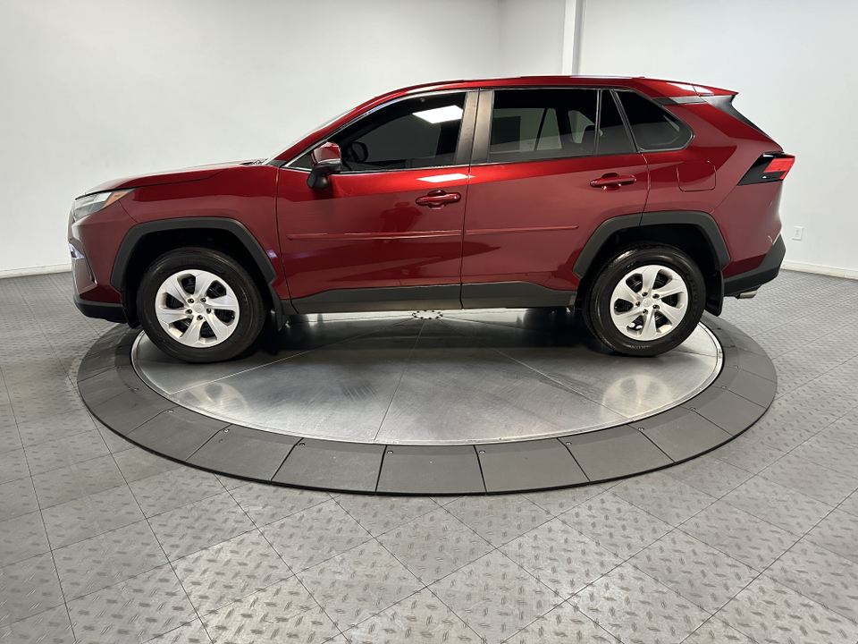 2023 Toyota RAV4 LE 8