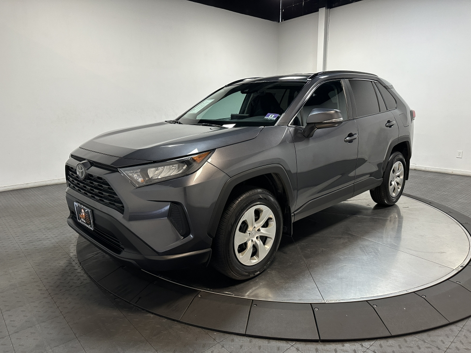 2019 Toyota RAV4 LE 1