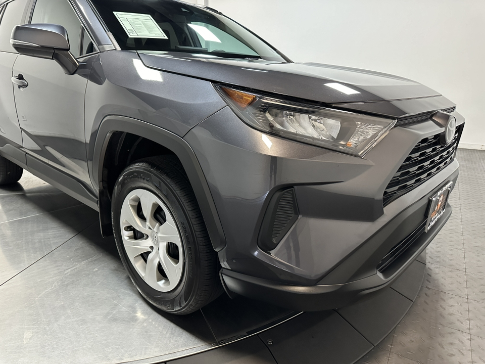 2019 Toyota RAV4 LE 3