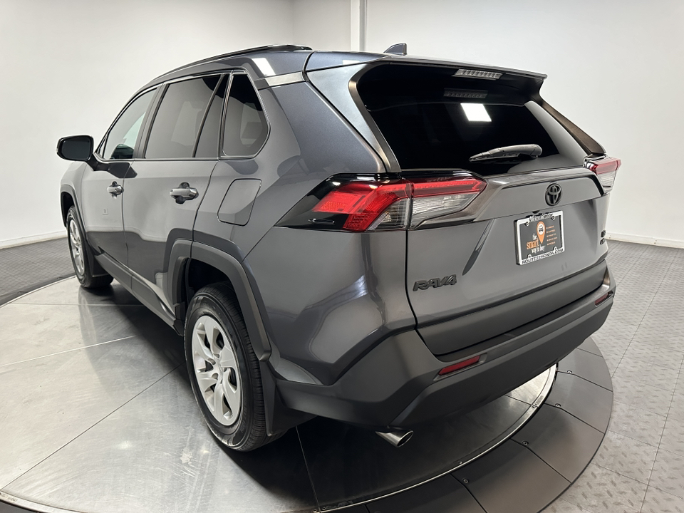 2019 Toyota RAV4 LE 9