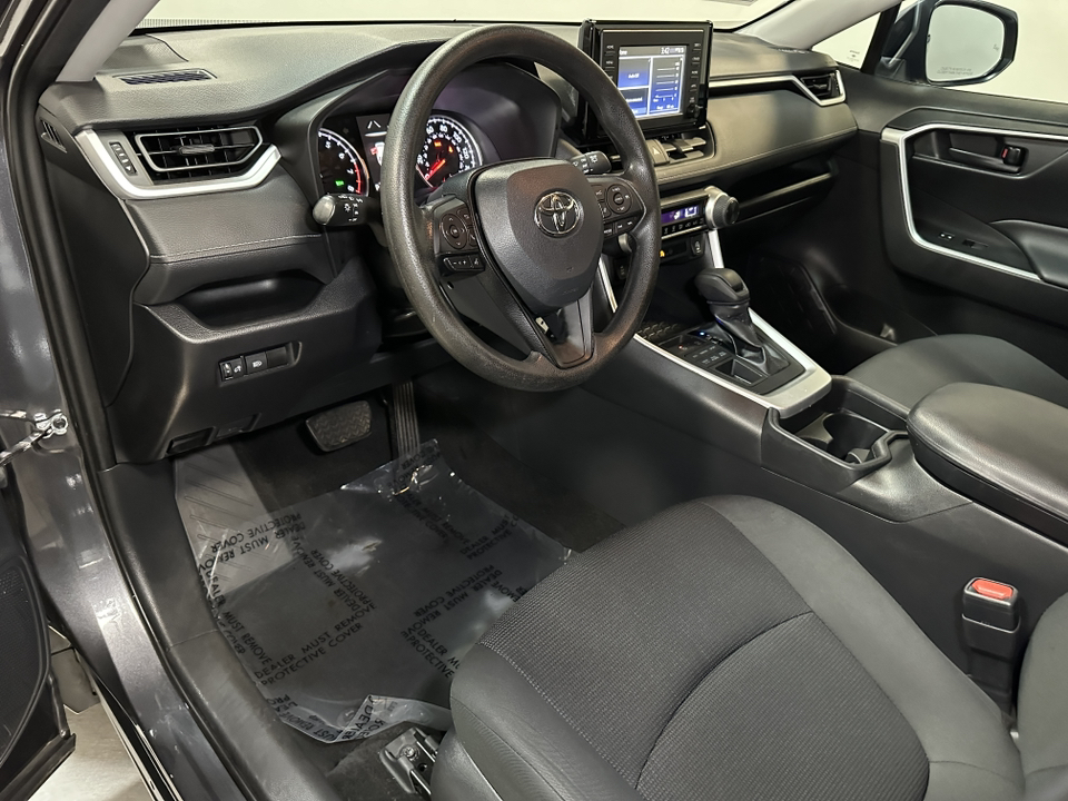 2019 Toyota RAV4 LE 23