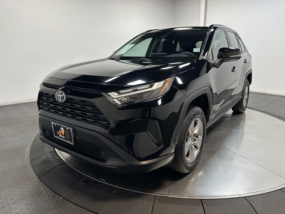 2022 Toyota RAV4 XLE 6