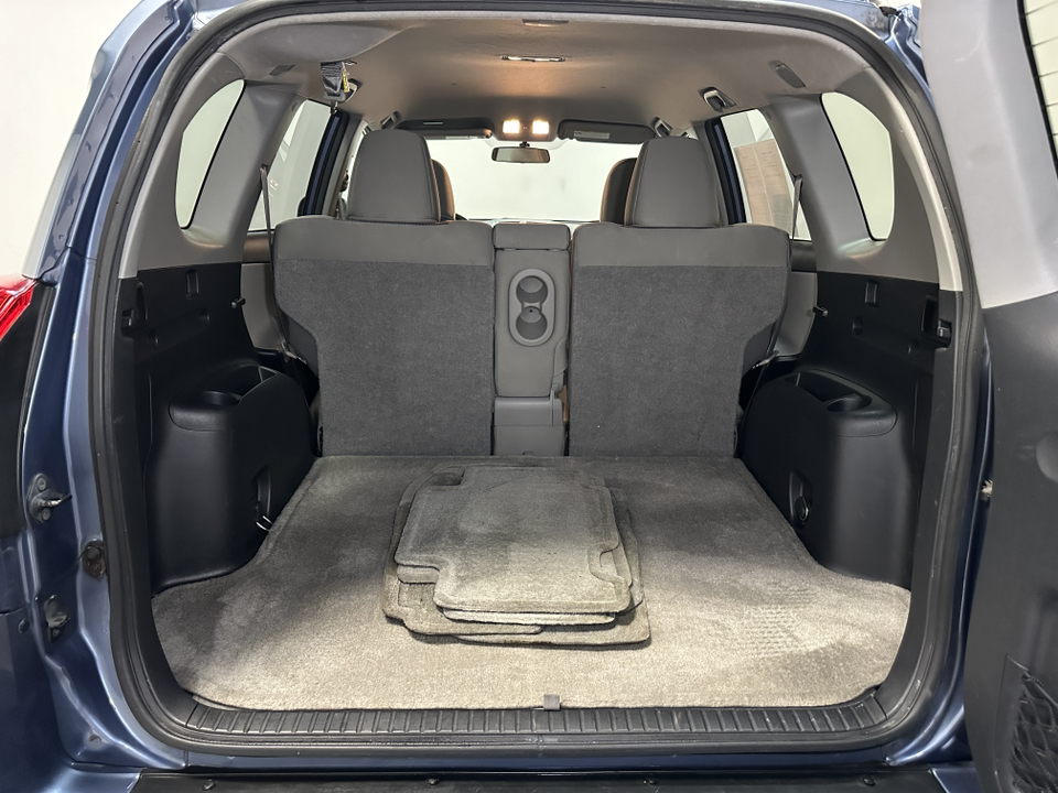 2012 Toyota RAV4  32