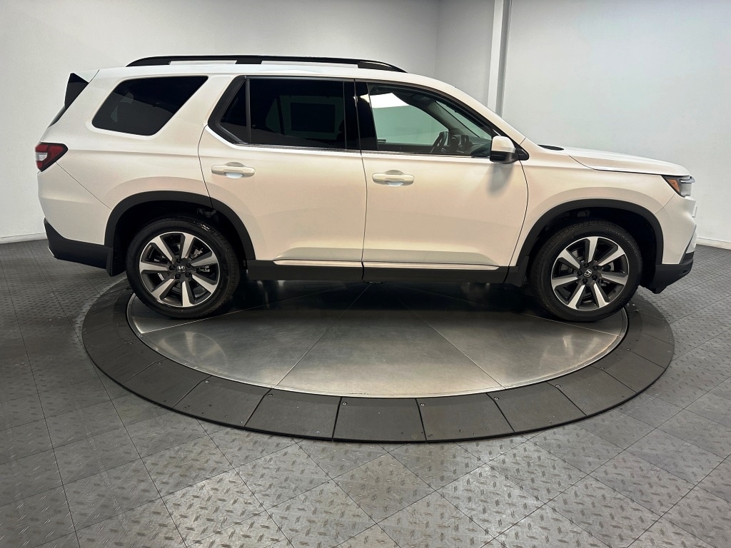 2025 Honda Pilot Touring 9