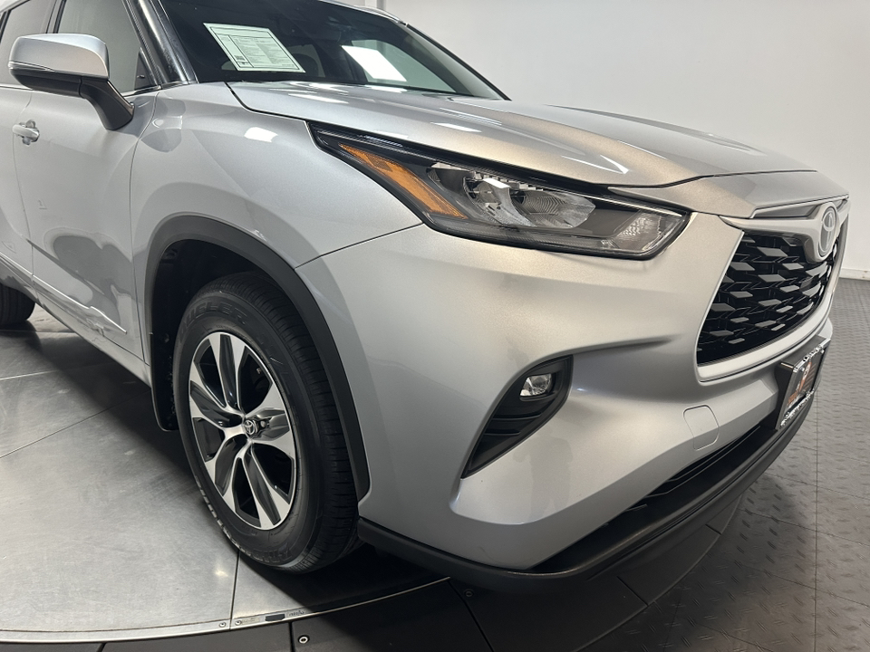 2020 Toyota Highlander XLE 3