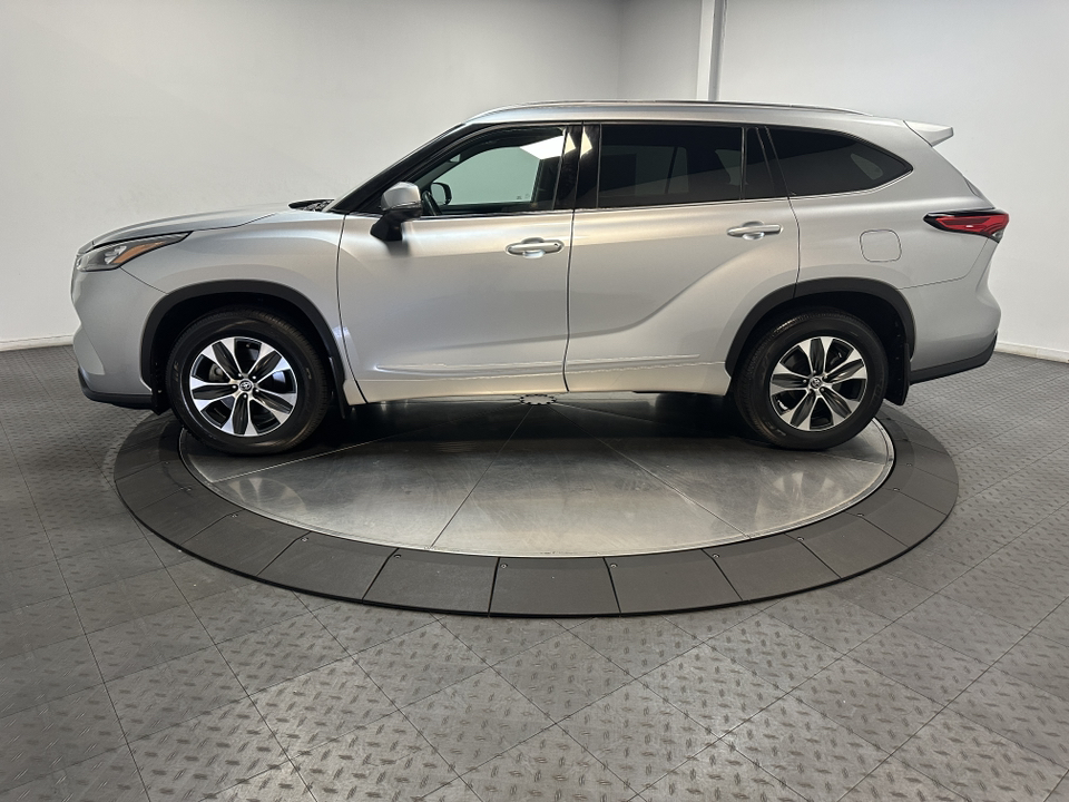 2020 Toyota Highlander XLE 8