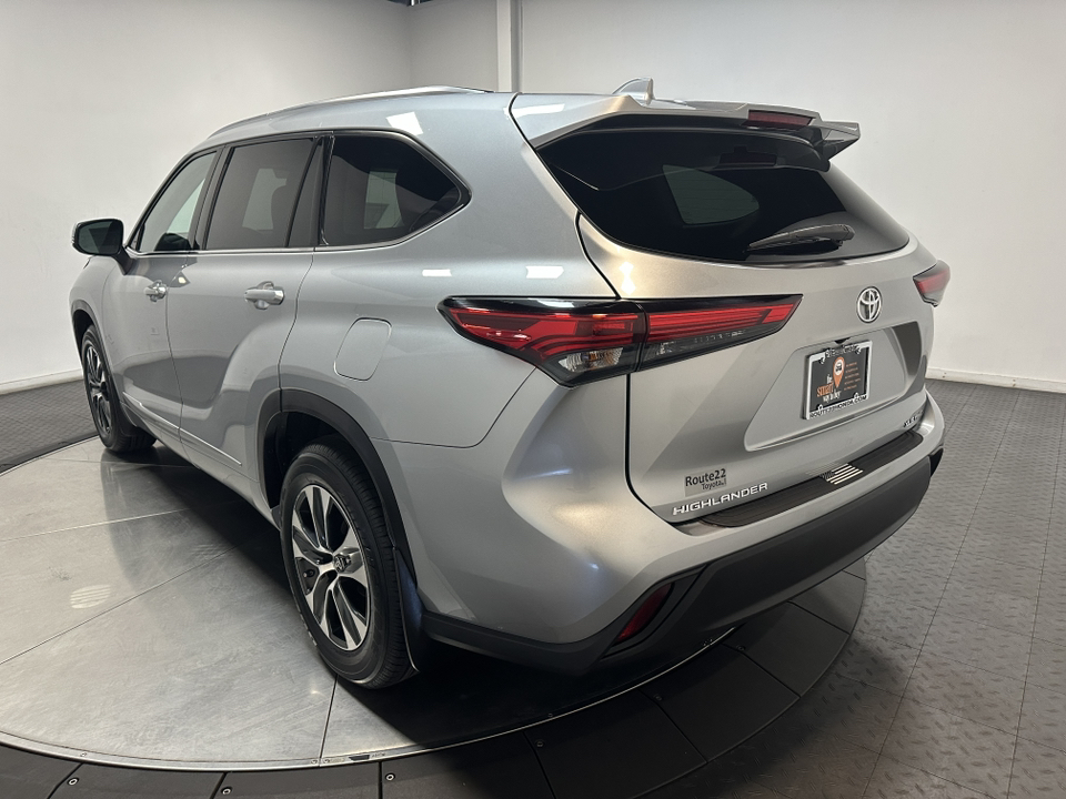 2020 Toyota Highlander XLE 9