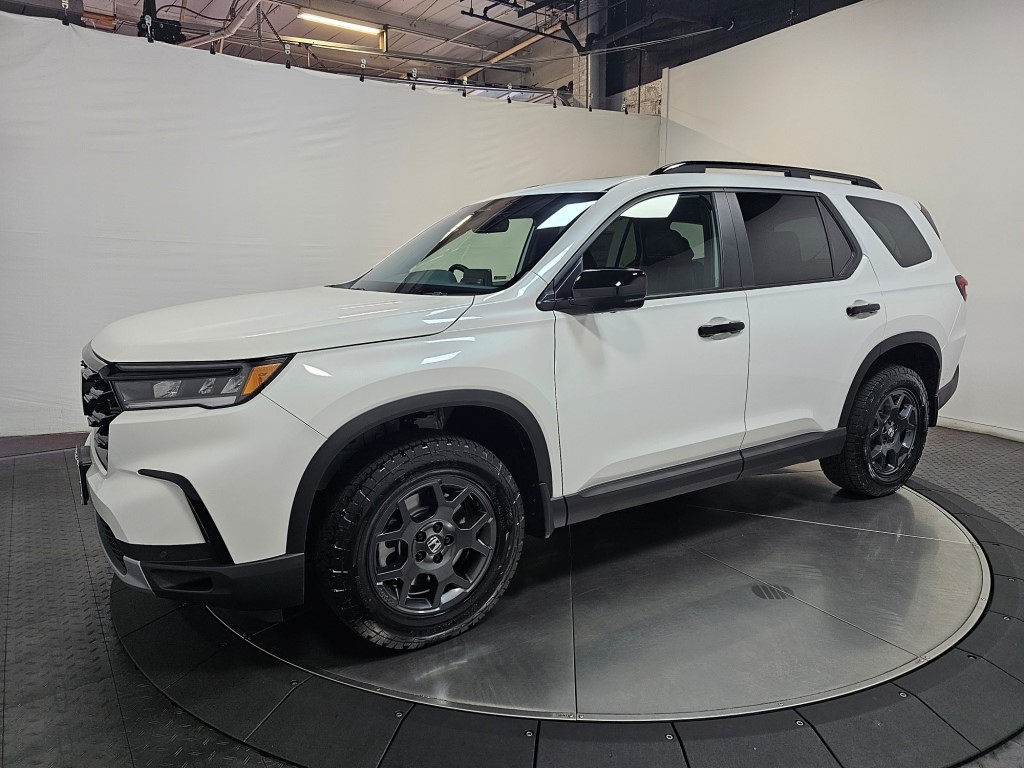 2025 Honda Pilot TrailSport 1