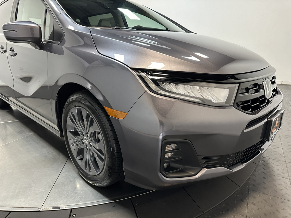 2025 Honda Odyssey Touring 3