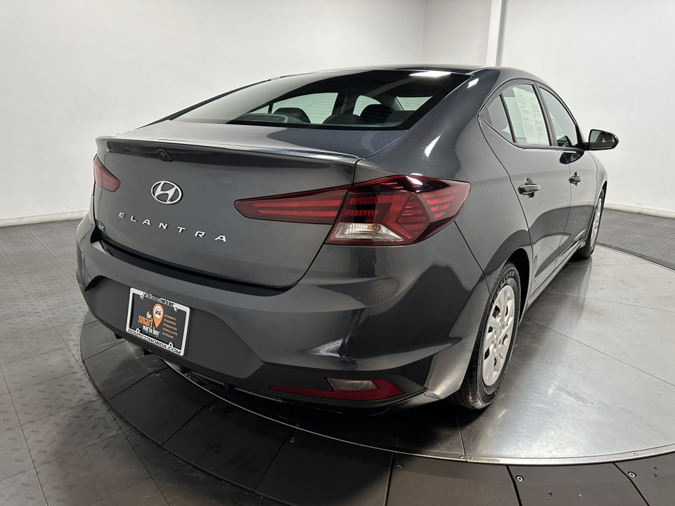 2020 Hyundai Elantra SE 13