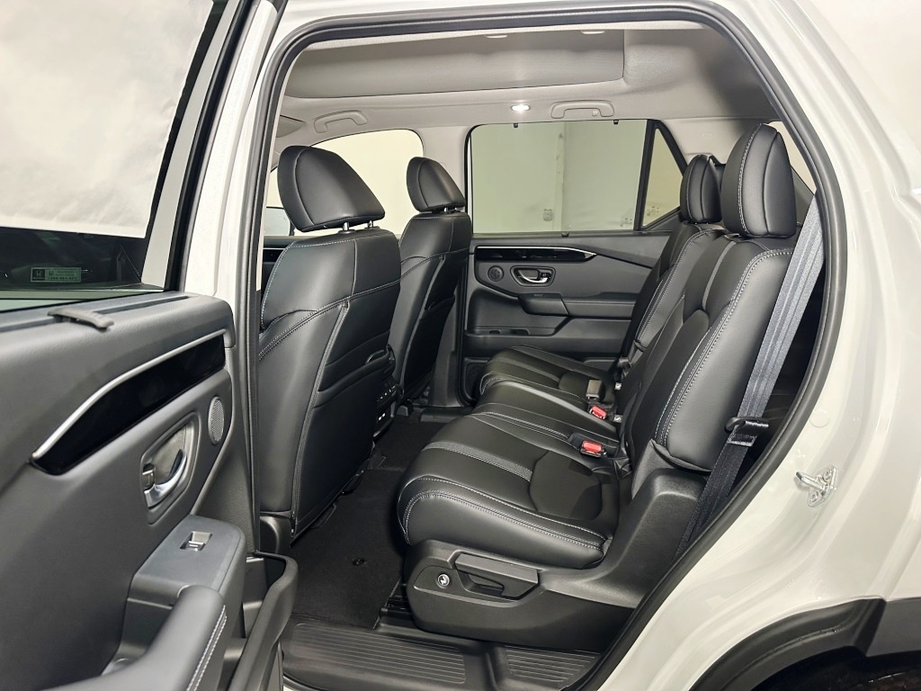 2025 Honda Pilot Touring 22