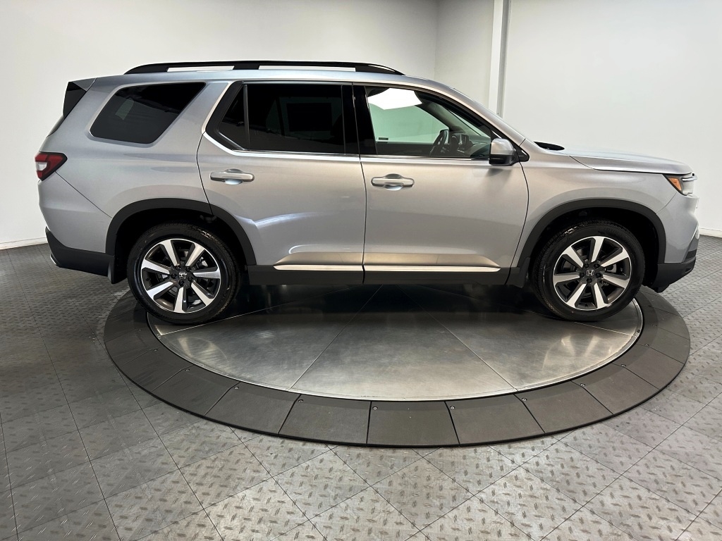 2025 Honda Pilot Touring 9