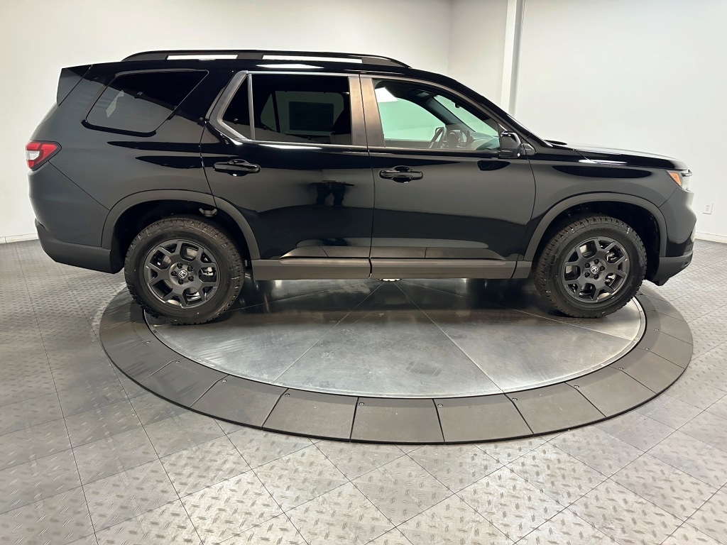 2025 Honda Pilot TrailSport 9