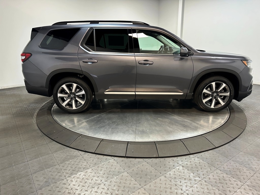 2025 Honda Pilot Touring 9