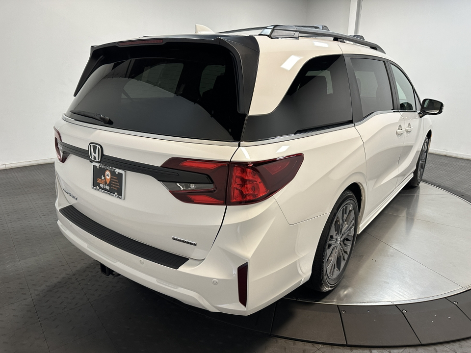 2025 Honda Odyssey Touring 8