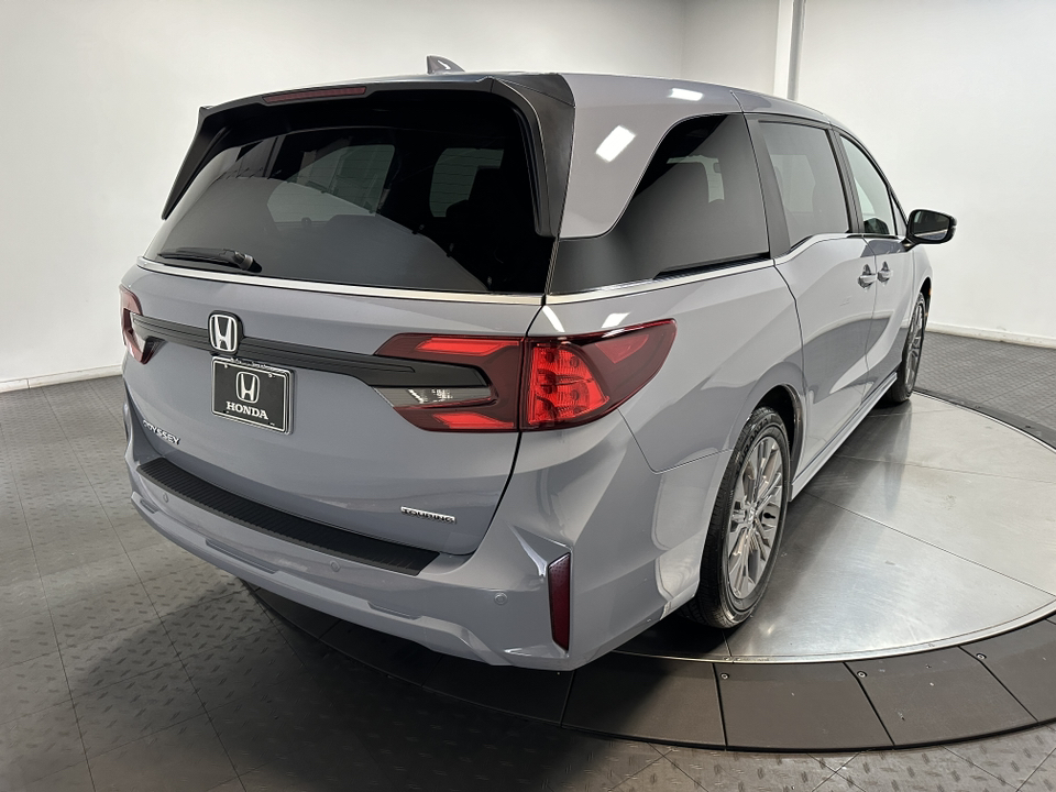 2025 Honda Odyssey Touring 8