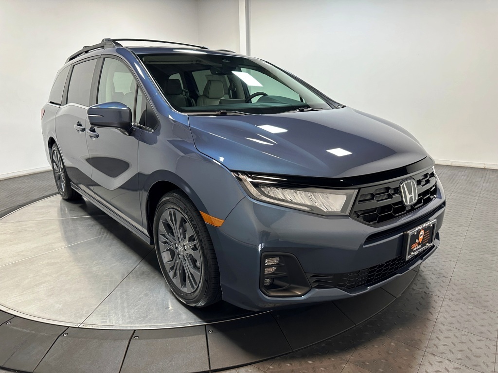 2025 Honda Odyssey Touring 2